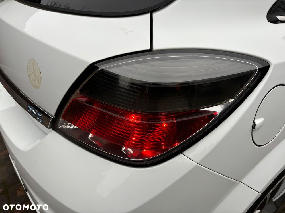 Opel Astra OPC Nürburgring Edition - 35