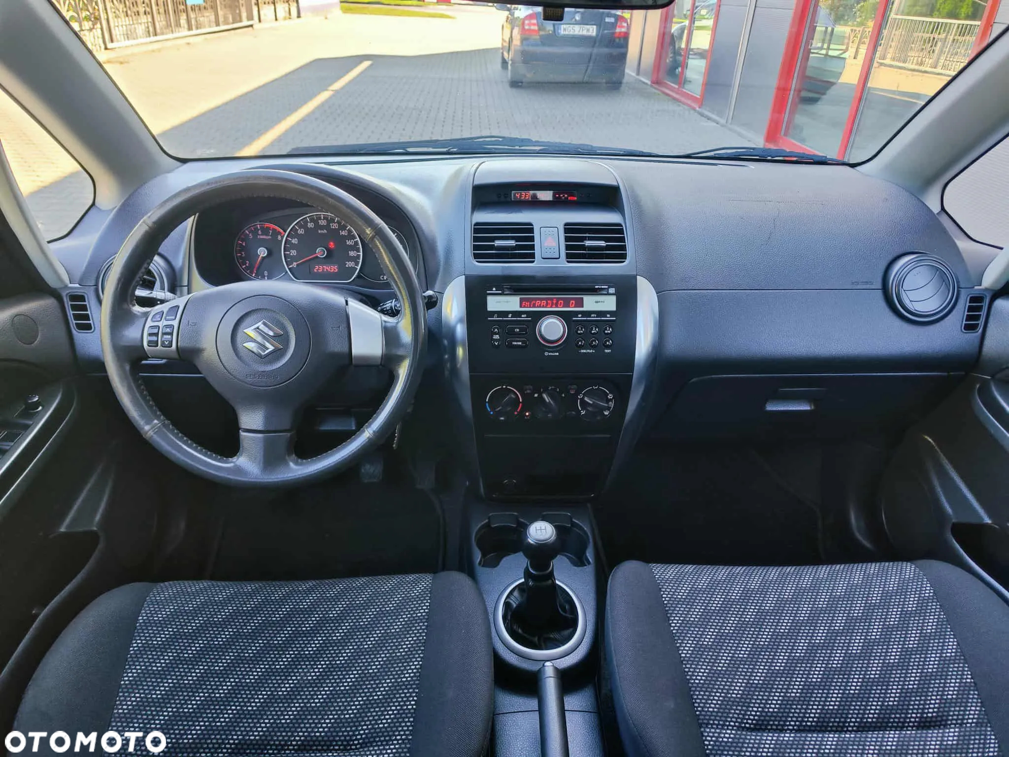 Suzuki SX4 1.6 Premium Outdoor - 16