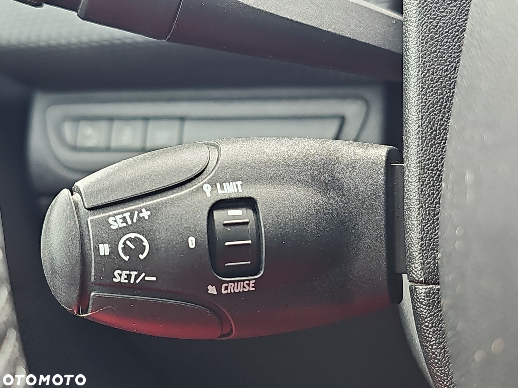 Peugeot 2008 1.2 Pure Tech Style S&S - 17
