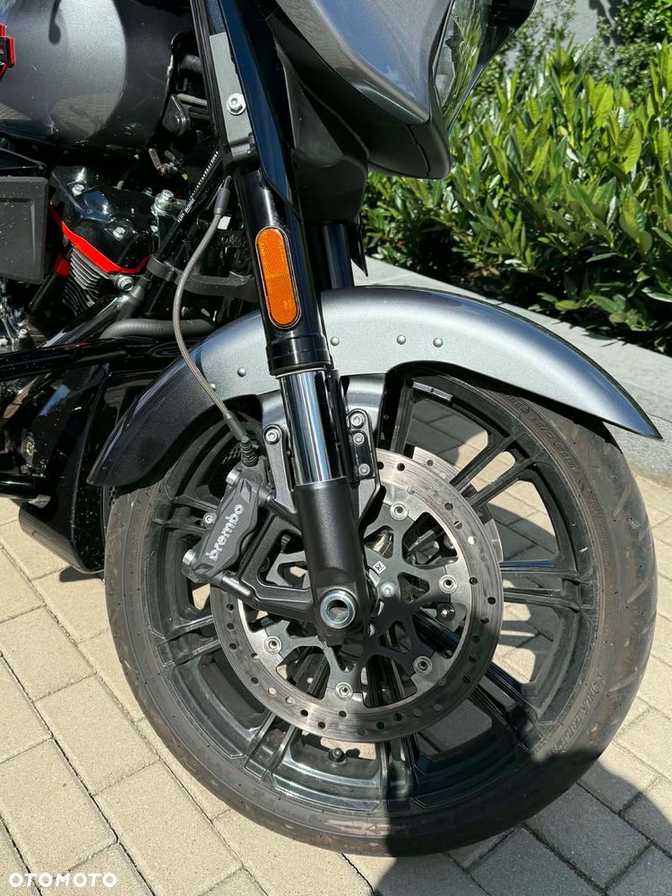 Harley-Davidson CVO Street Glide - 2