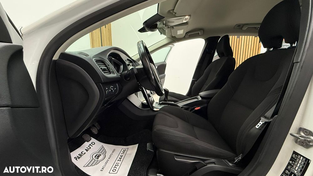 Volvo V40 T2 - 13