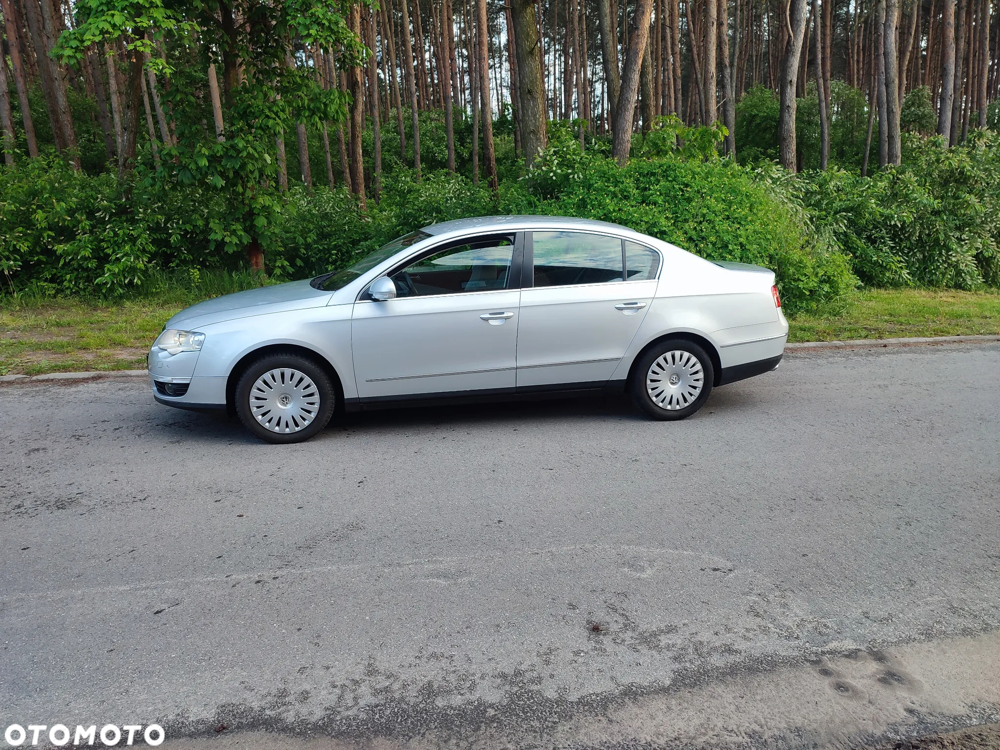 Volkswagen Passat 1.6 FSI Sportline - 2