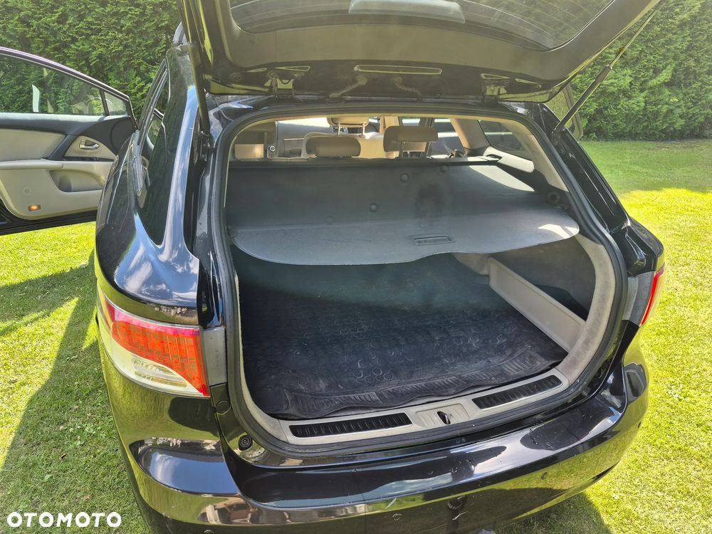 Toyota Avensis 2.0 D-4D Sol plus - 3