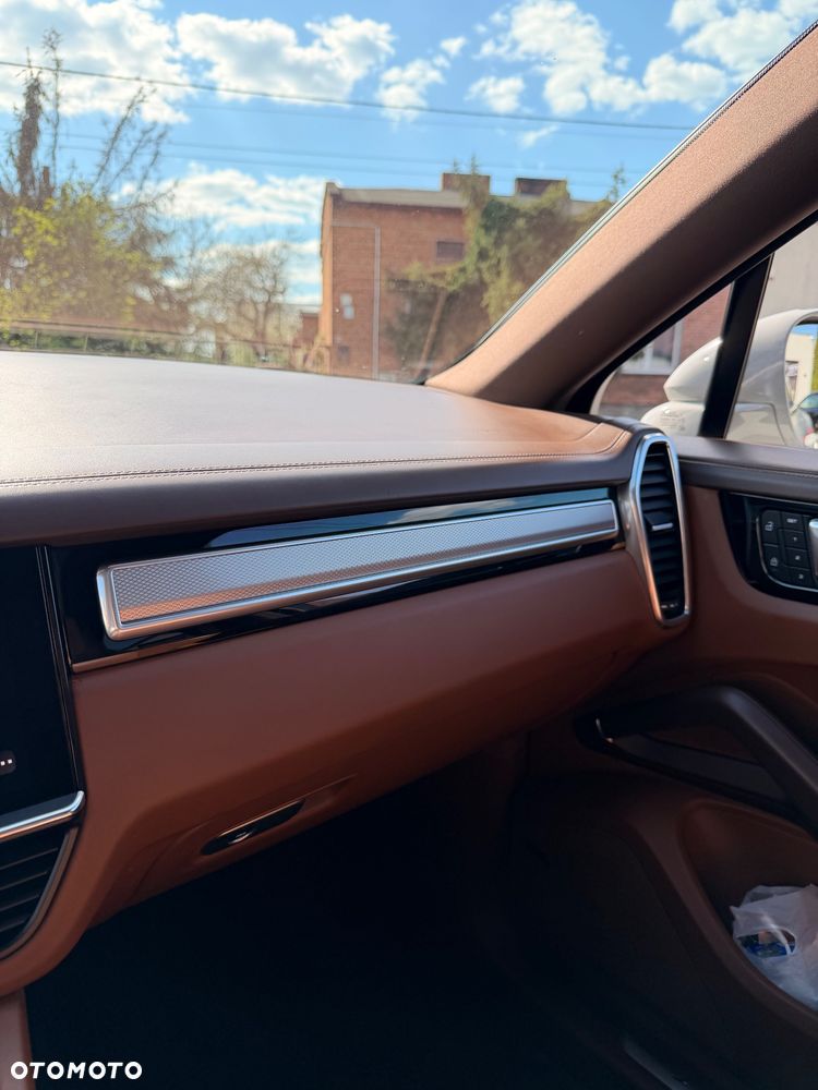 Porsche Cayenne E-Hybrid Platinum Edition - 24