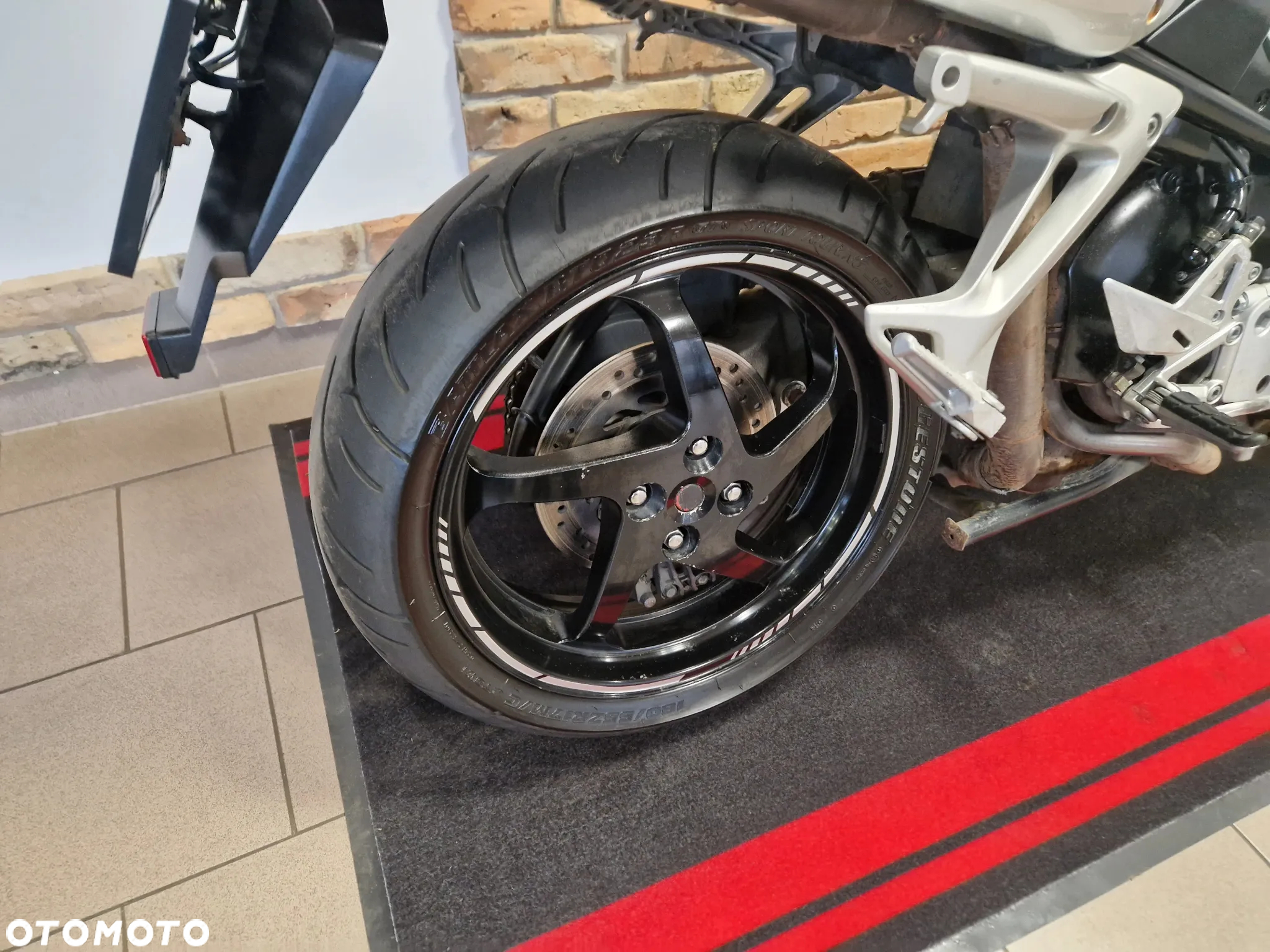 Honda VFR - 14