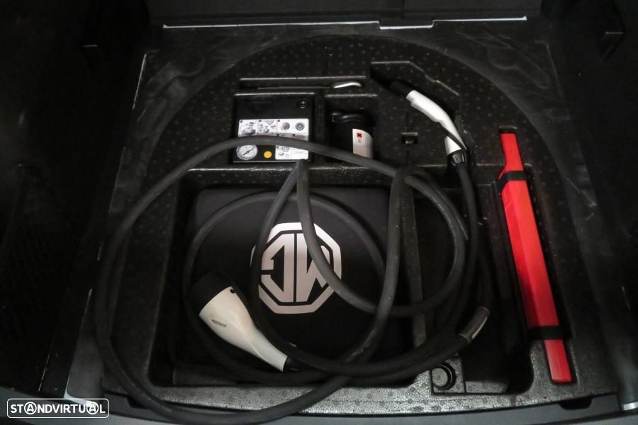 MG ZS EV 72.6 kWh Luxury - 26