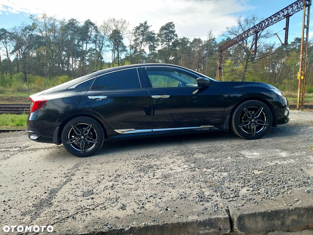 Honda Civic 1.5 T Elegance CVT - 1