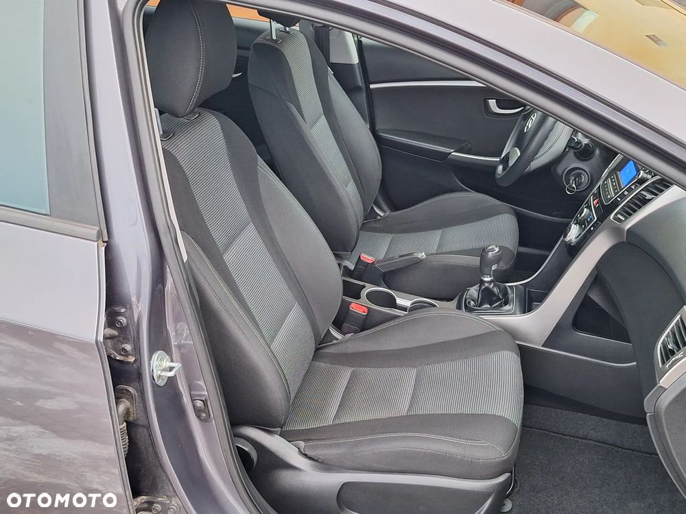 Hyundai i30 blue 1.4 YES Silver - 5