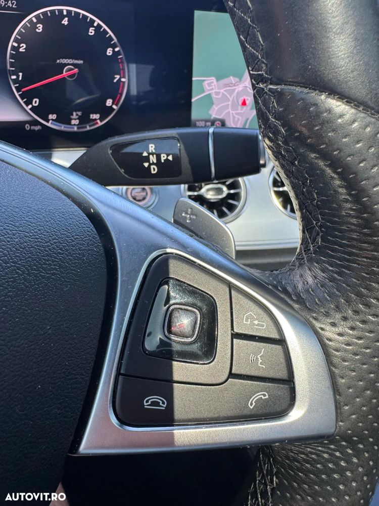 Mercedes-Benz E 400 4Matic Cabrio 9G-TRONIC AMG Line - 28