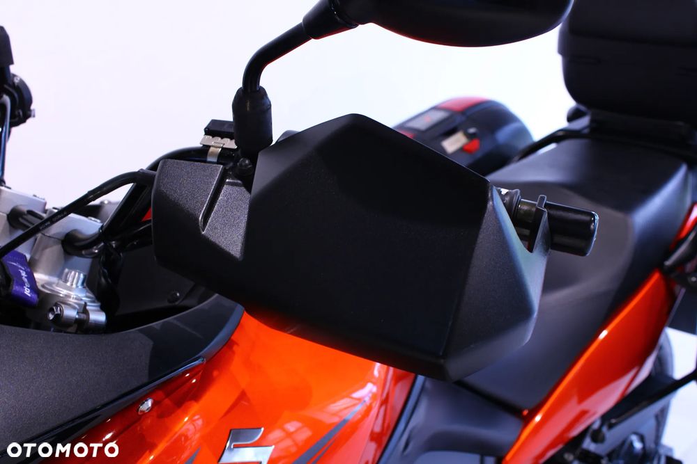 Suzuki DL - 15