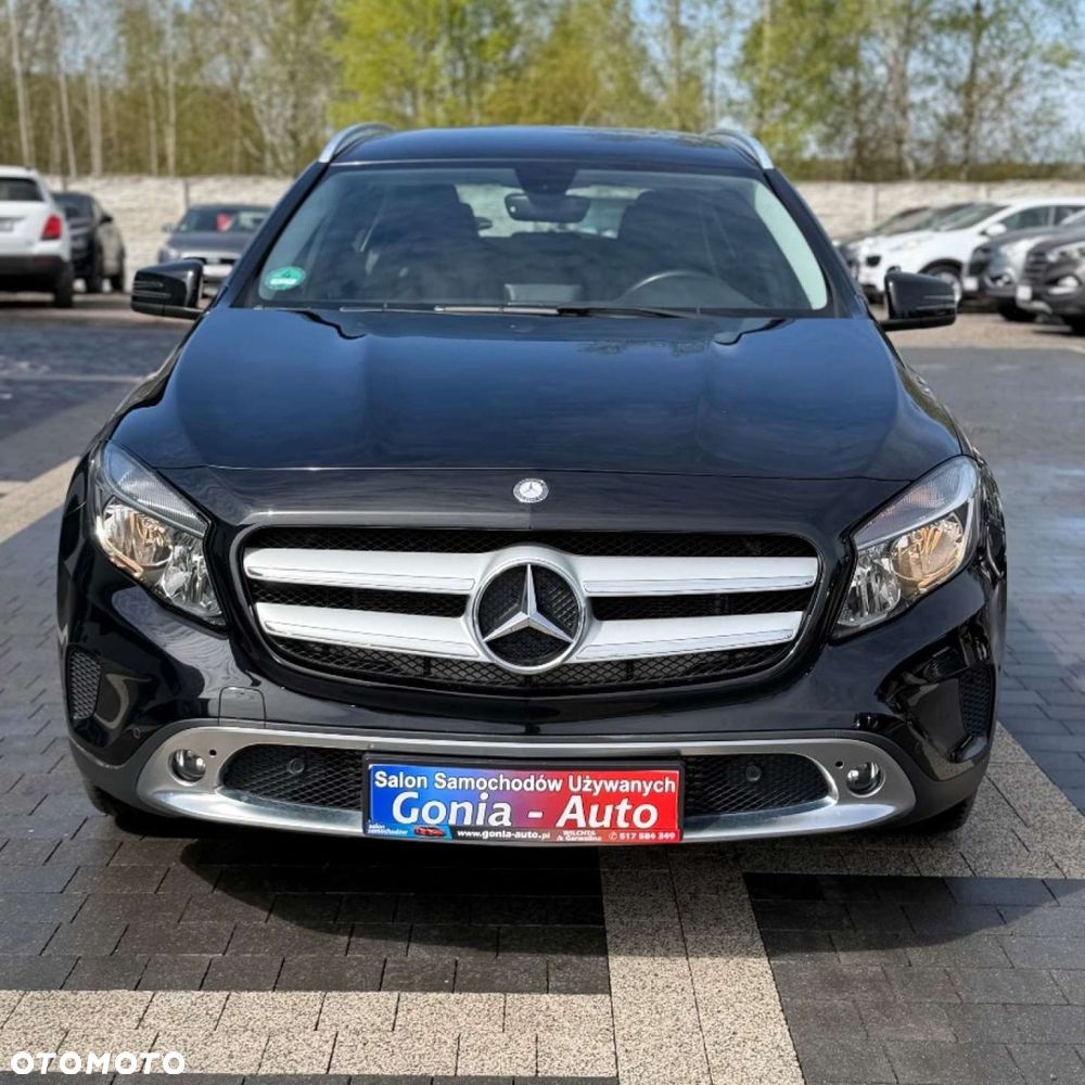 Mercedes-Benz GLA - 4