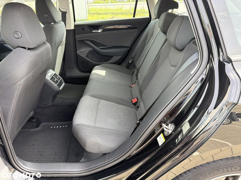 Volkswagen Passat - 15