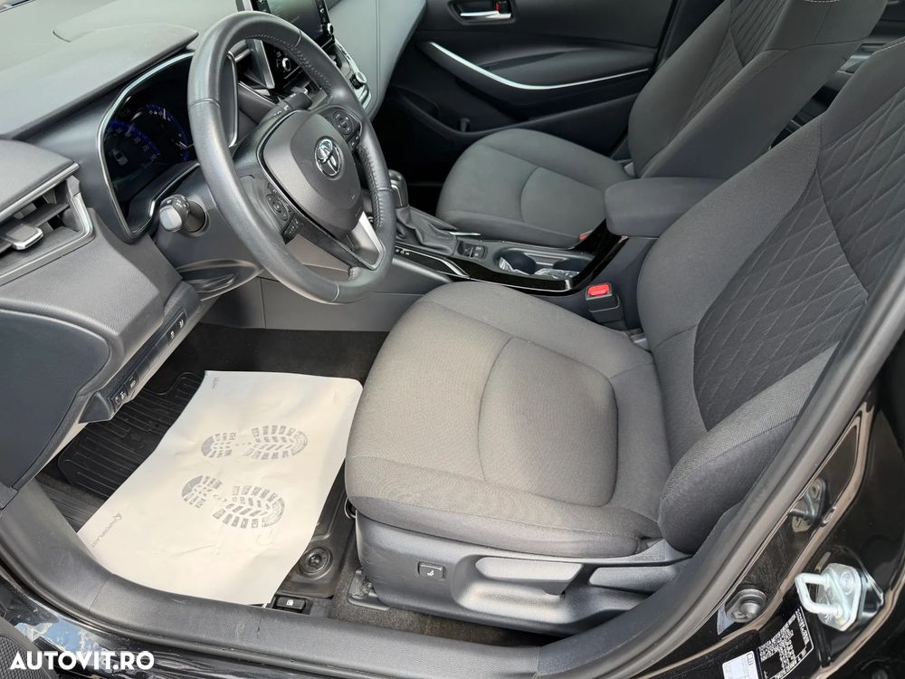 Toyota Corolla - 10