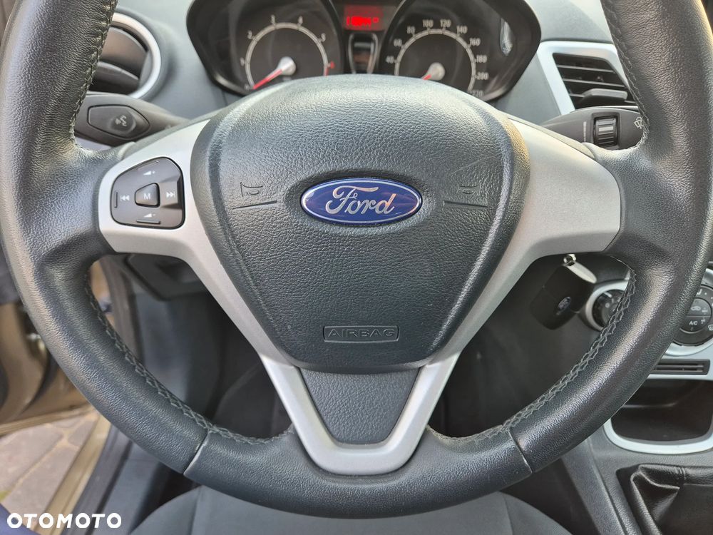 Ford Fiesta - 23