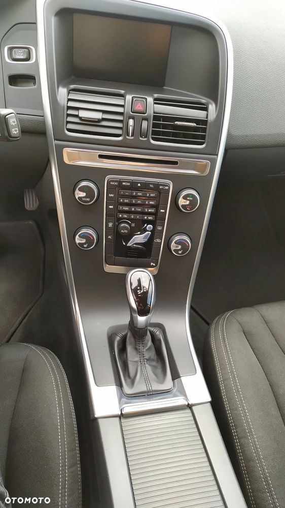 Volvo XC 60 D3 Geartronic Momentum - 6