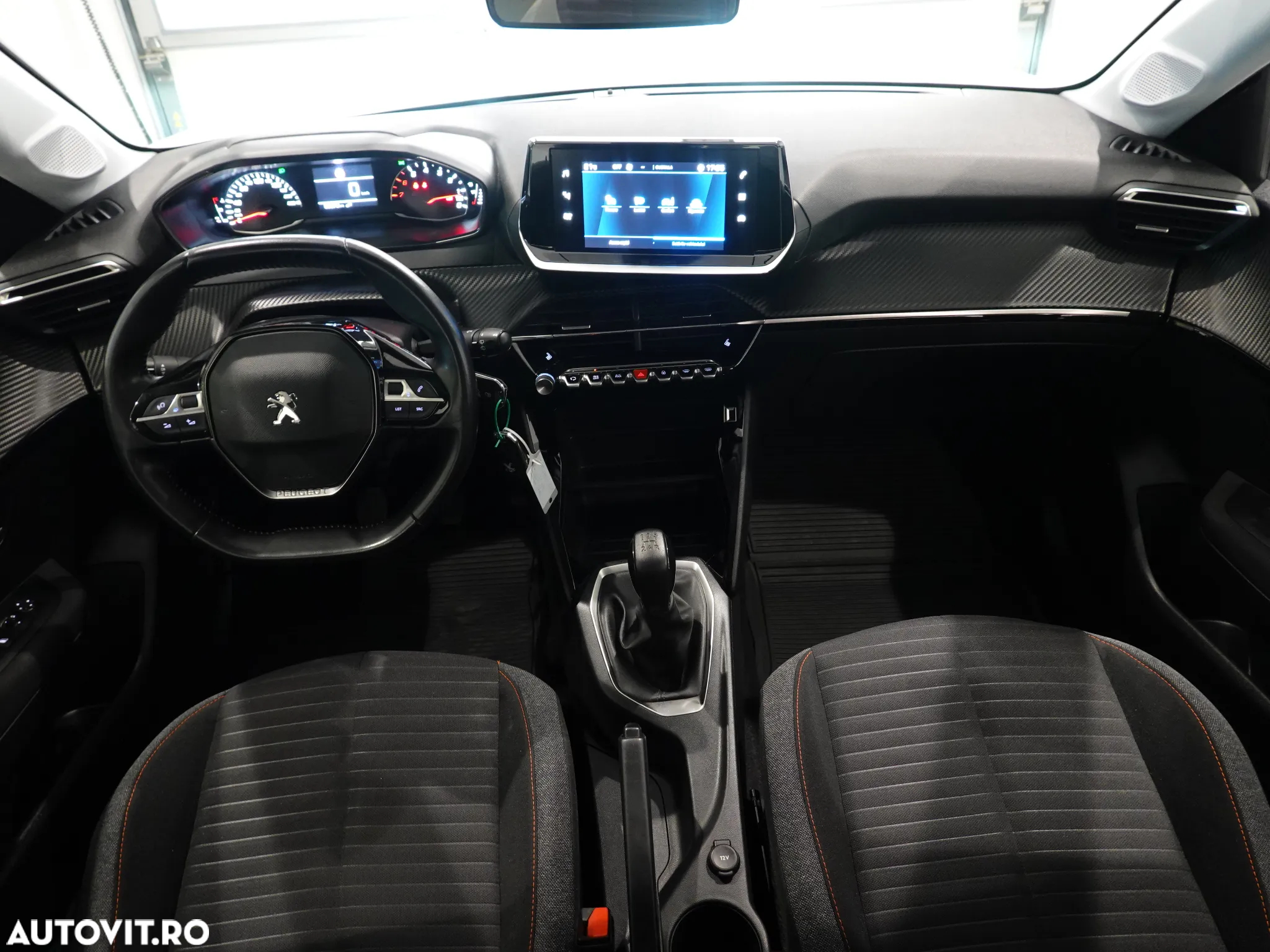 Peugeot 208 - 29
