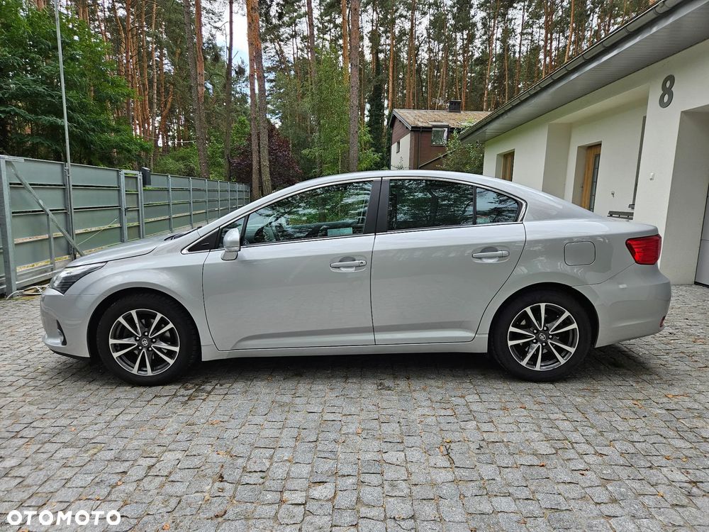 Toyota Avensis 1.8 Premium EU5 MS - 22