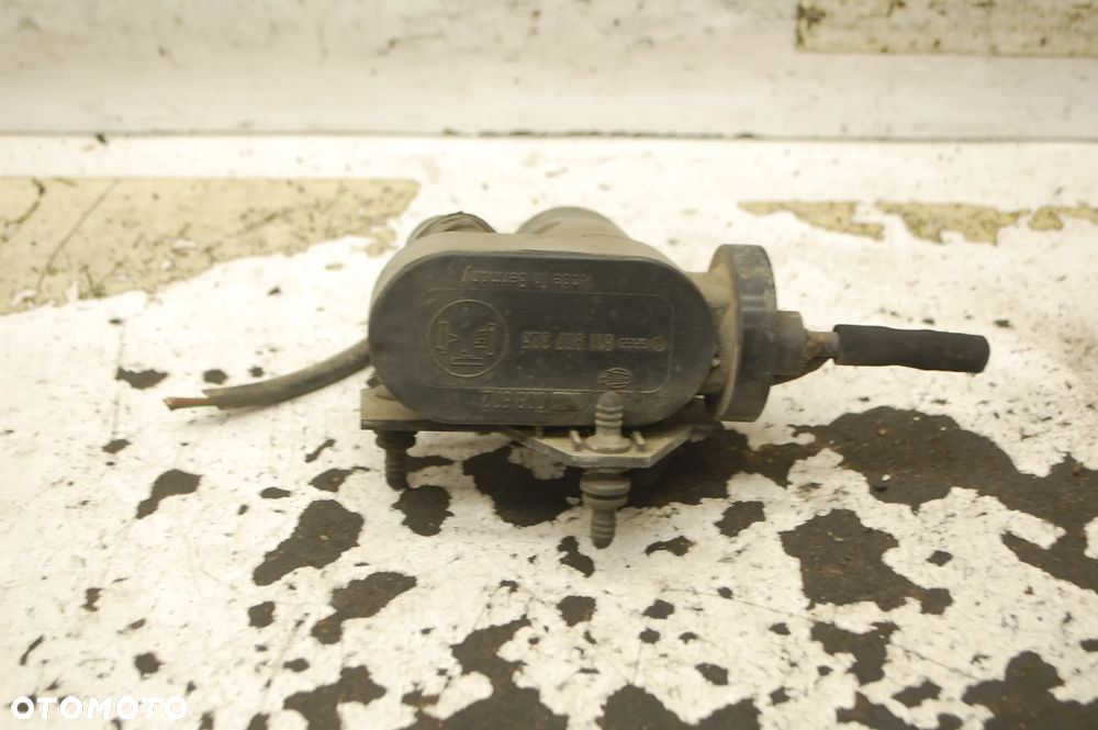 POMPKA TERMOSTATU 811907325 VW PASSAT B5 1.8 AUDI - 5