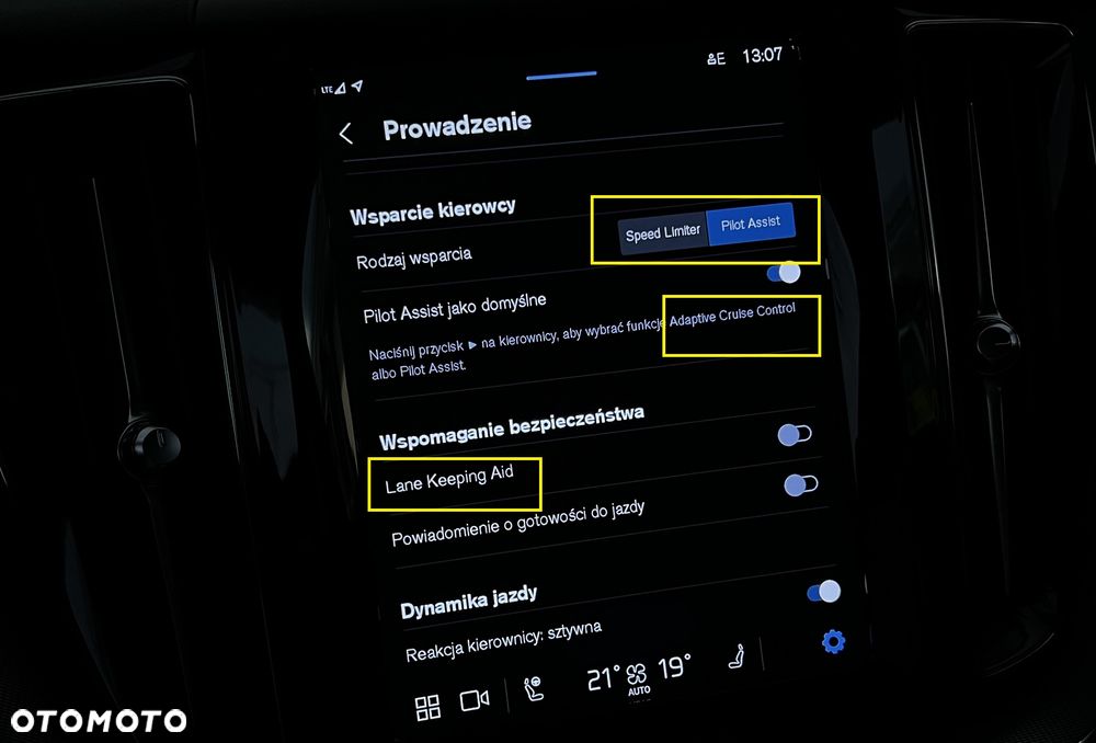 Volvo XC 60 B4 B Plus Dark - 24