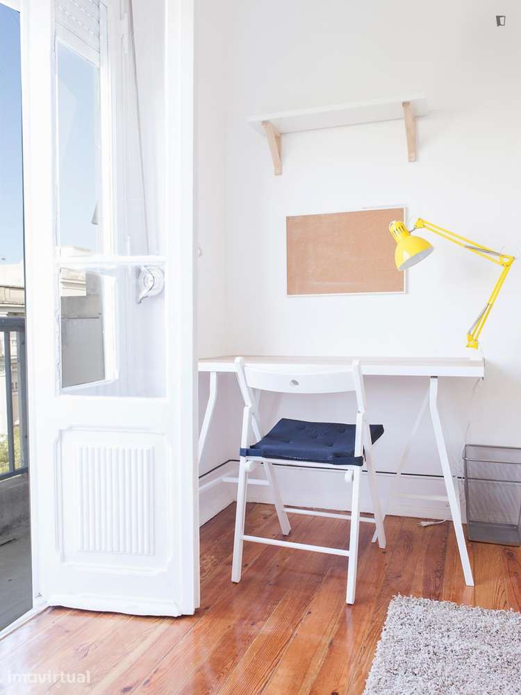 Quarto - localizado em São Sebastião Lisbon - Grande imagem: 4/14