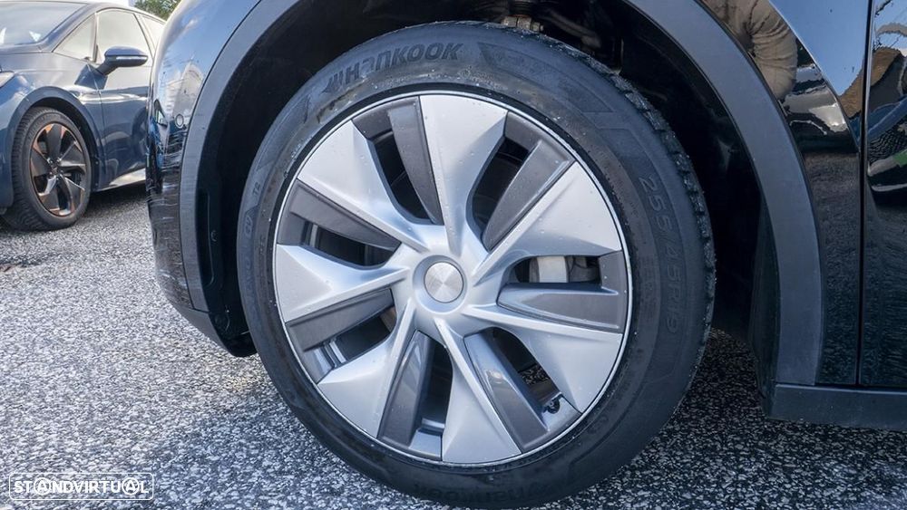 Tesla Model Y Long Range Dual Motor AWD - 8