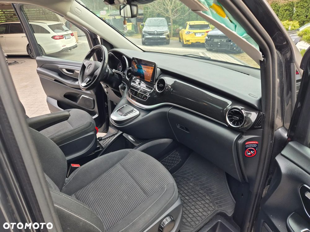 Mercedes-Benz Klasa V - 32