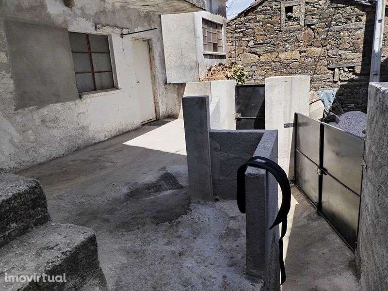 Casa bem cituada vista original com varanda e churrasqueira s - Grande imagem: 2/10