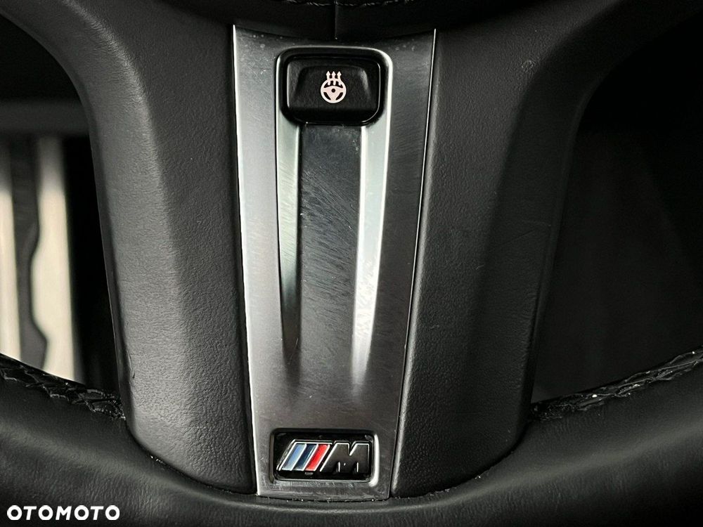 BMW Seria 3 330e PHEV xDrive M Sport - 19