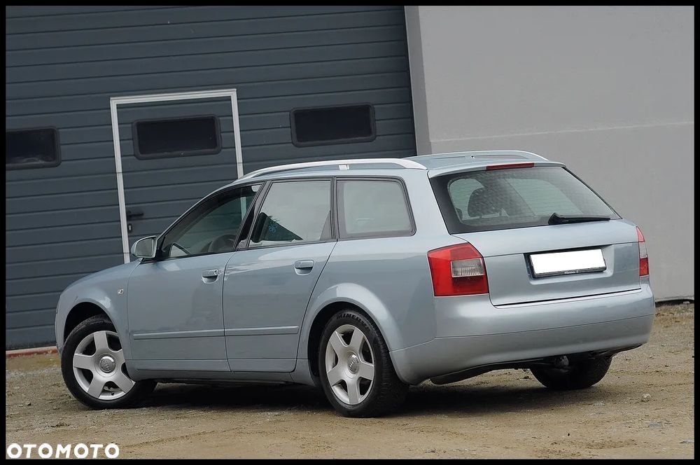 Audi A4 Avant - 4