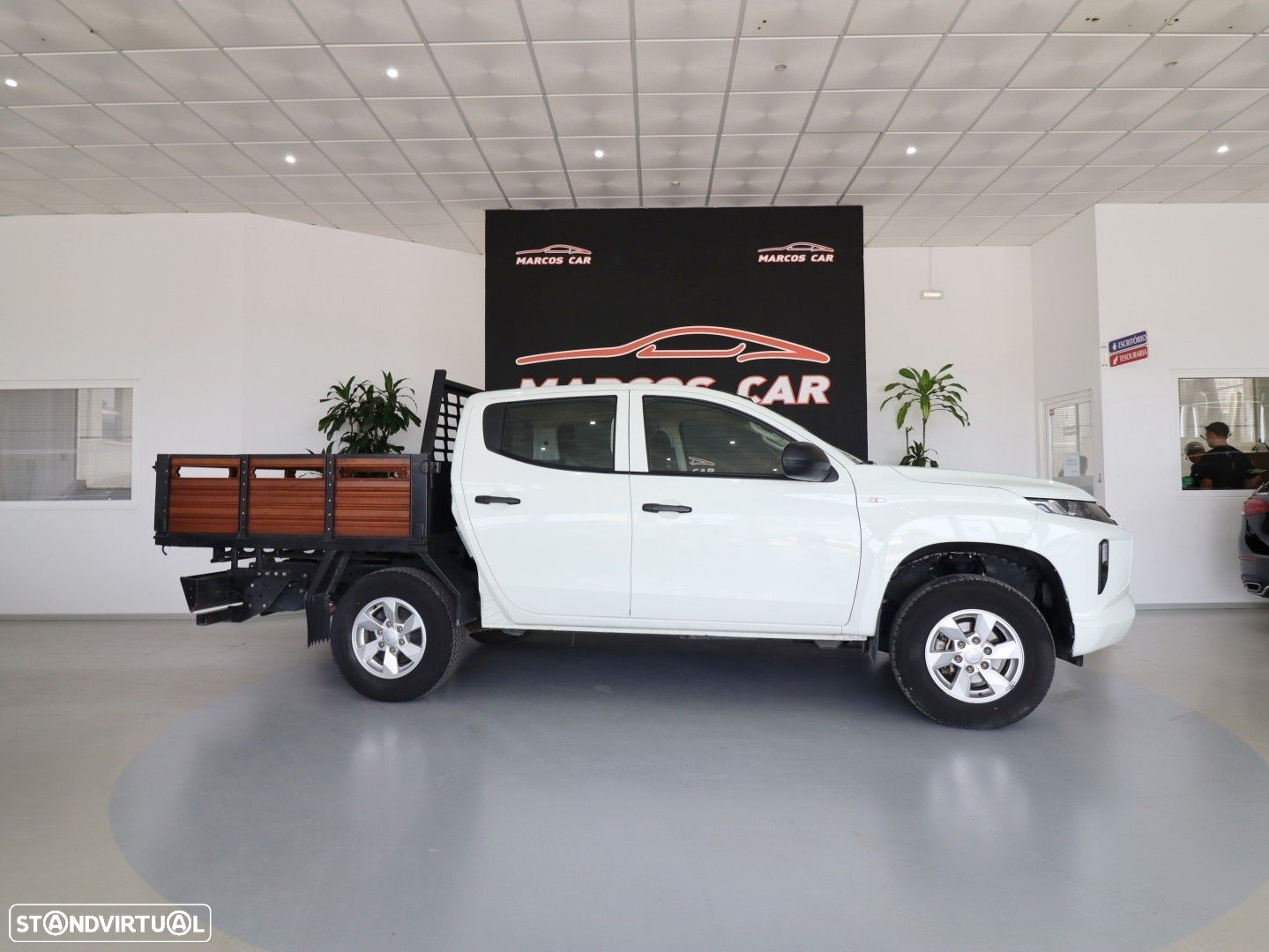 Mitsubishi L200 2.3 DI-D CD Invite 4WD - 5