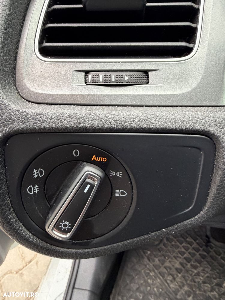 Volkswagen Golf 1.6 TDI BlueMotion Technology DSG Cup - 27