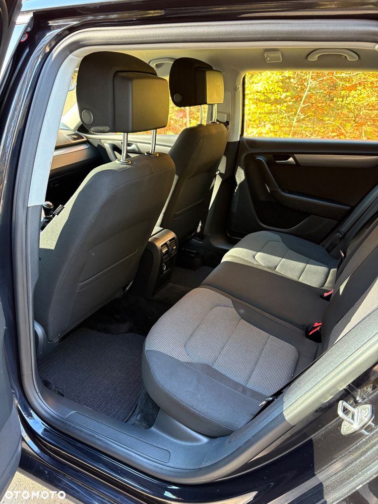 Volkswagen Passat - 18