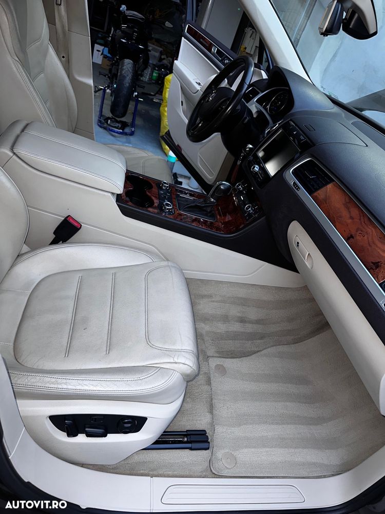 Volkswagen Touareg - 22