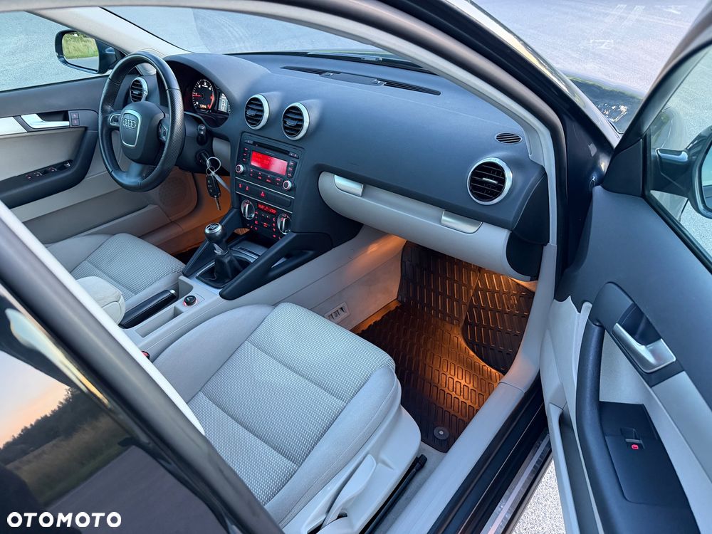 Audi A3 Sportback 2.0 TDI DPF Attraction - 10