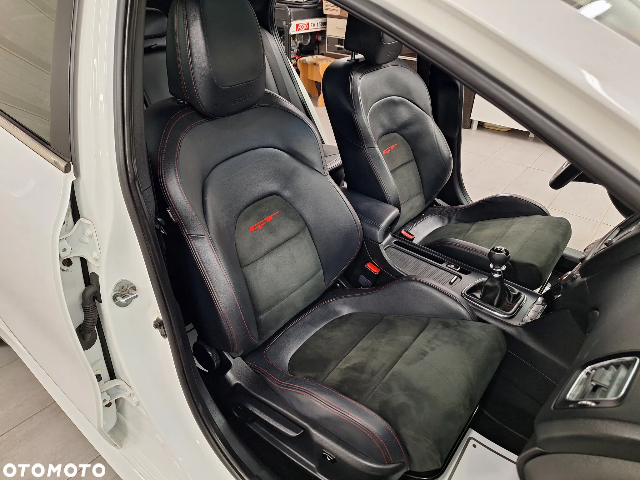 Kia Ceed 1.6 T-GDI GT - 26