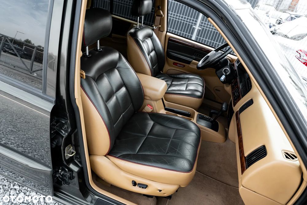Jeep Grand Cherokee - 27