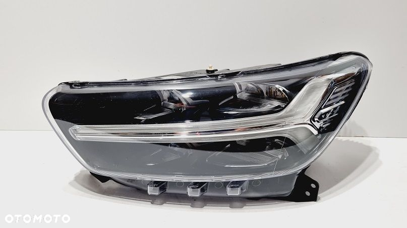 REFLEKTOR PRAWY LEWY MID LED VOLVO XC40 EUROPA - 7