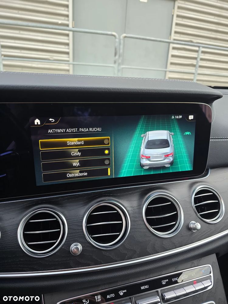 Mercedes-Benz Klasa E 220 d 9G-TRONIC AMG Line - 24