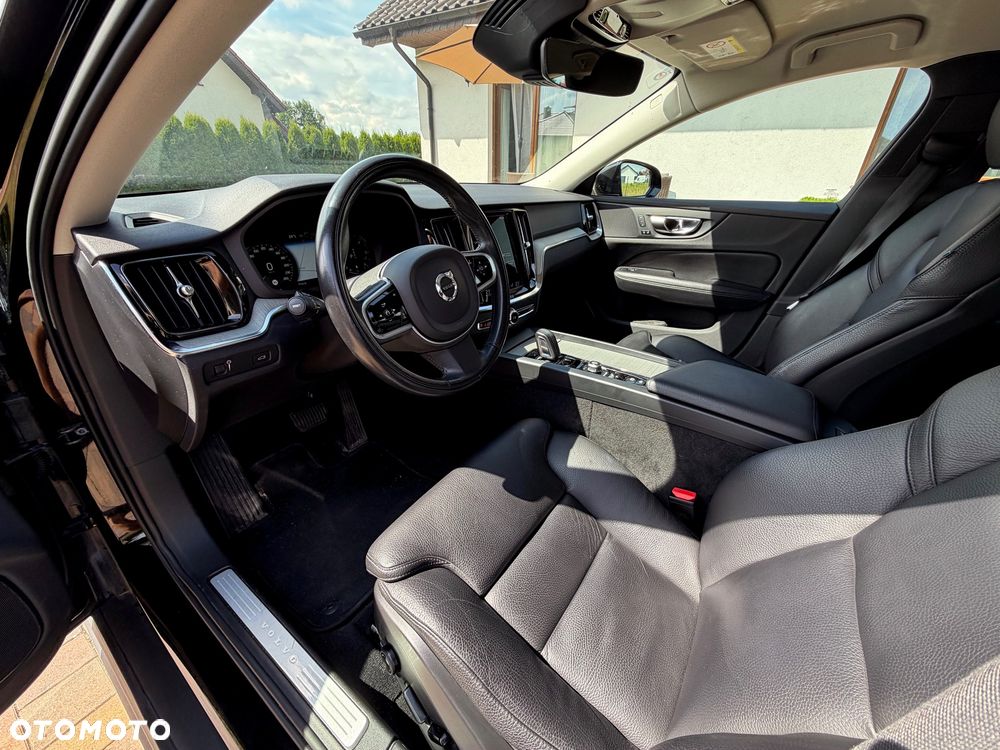 Volvo V60 Cross Country B4 D AWD Geartronic Pro - 9