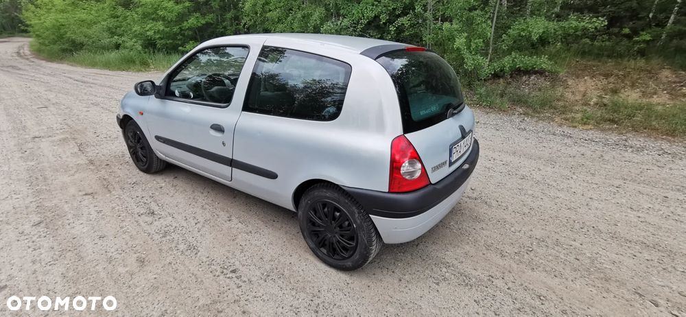 Renault Clio 1.9 DTi RXE - 3