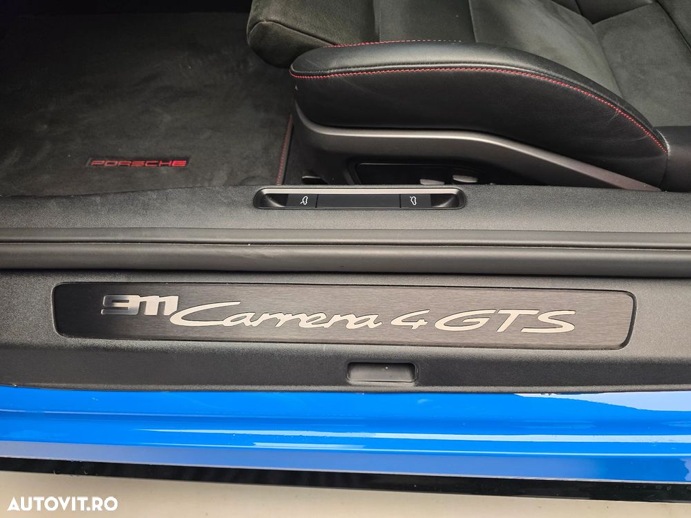 Porsche 911 4 GTS PDK - 19