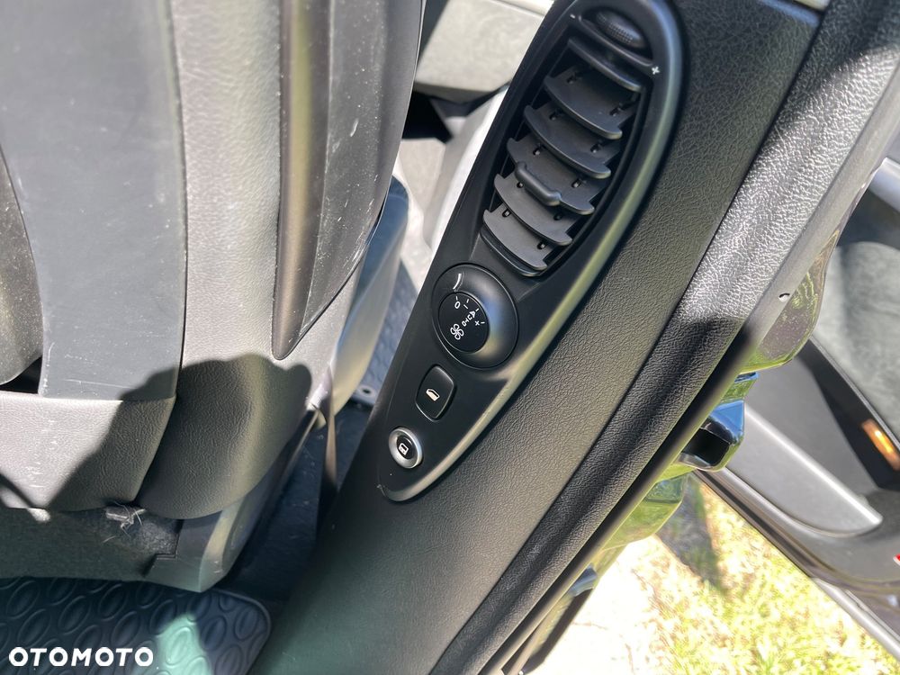 Citroën C8 2.0 HDi Attraction - 10