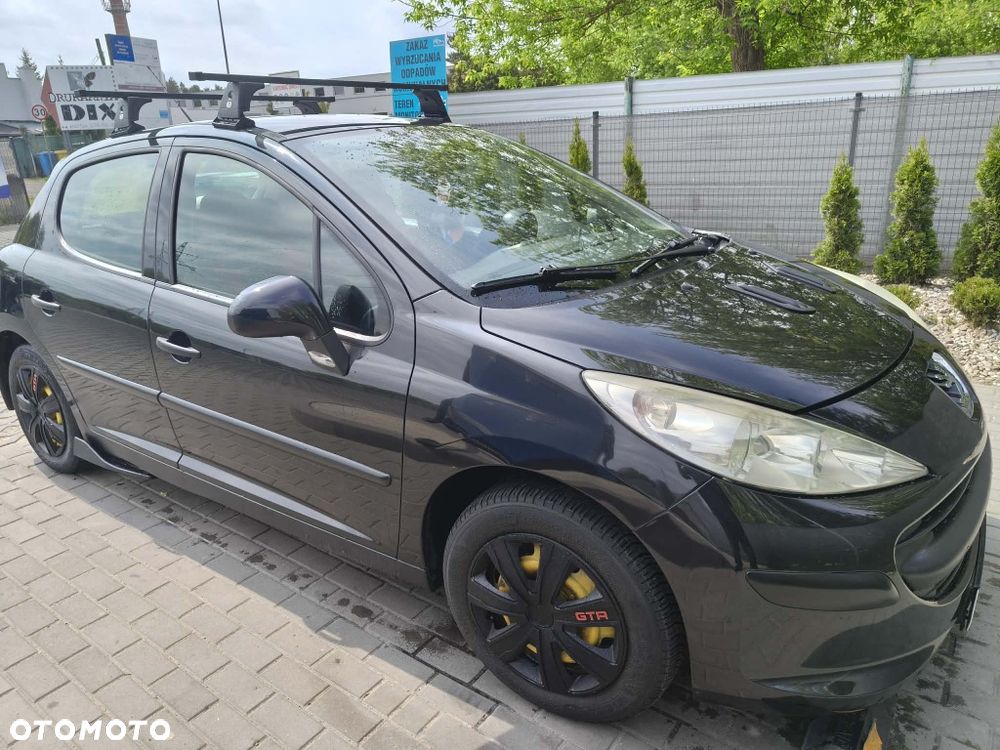 Peugeot 207 - 1