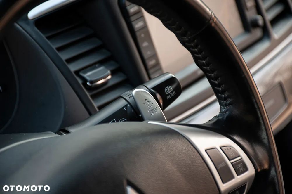 Mitsubishi Lancer 1.8 CVT Intense - 34