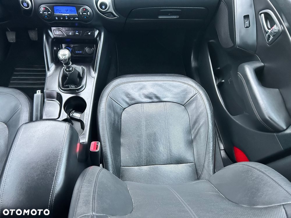 Hyundai ix35 blue 1.6 2WD Finale Gold - 16