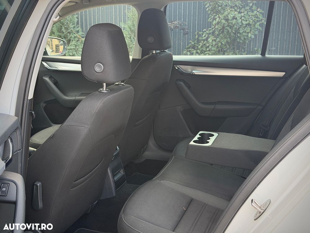 Skoda Octavia 1.6 TDI DSG Ambition - 7
