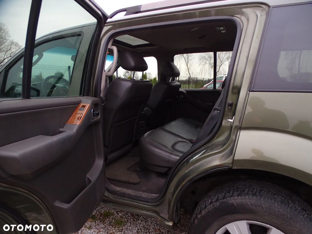 Nissan Pathfinder 2.5 DCi Elegance + - 25