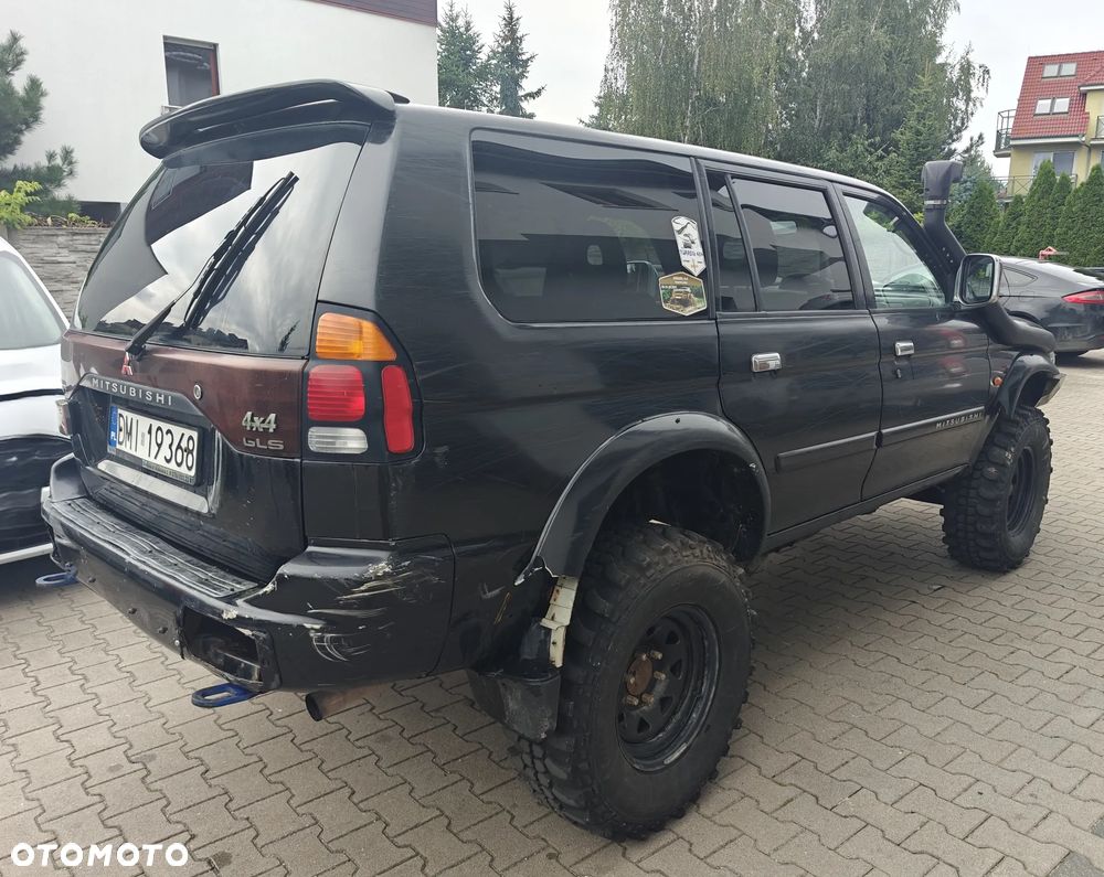 Mitsubishi Pajero Sport - 4