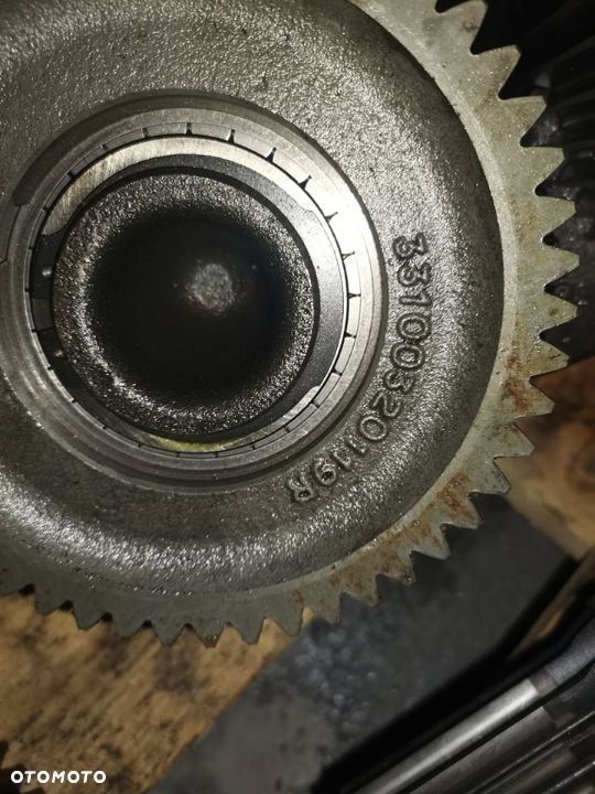 Przekładnia John Deere 3215 {Manual Turner COM-T4 2030} - 13