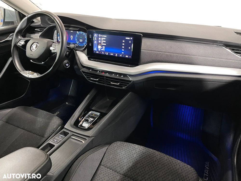 Skoda Octavia 2.0 TDI DSG Style - 9